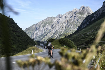Auch die atemberaubende Kulisse macht den ARLBERG Giro zu einem beliebten Rennrad-Spektakel in den Alpen. 