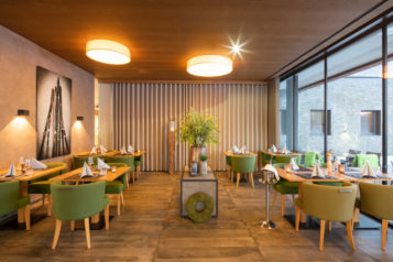 Der kulinarische Part findet im neu sanierten Restaurant „ØFF COURSE“ statt.