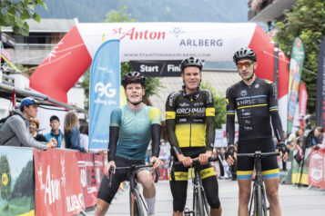 Auf dem Bild v. l. n. r.: Anton Schiffer (2. Platz), Sieger Stefan Kirchmair und Simon Betz (3. Platz)
