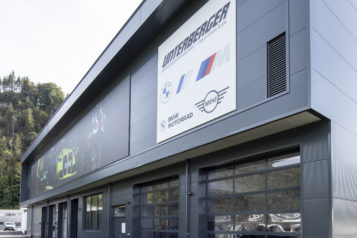 BMW MINI Unterberger hat seine Firmenzentrale in Kufstein erweitert. 