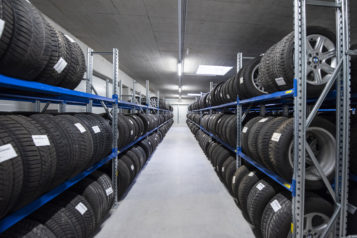 Das neue Reifenlager umfasst insgesamt fast 7.000 Stück. 