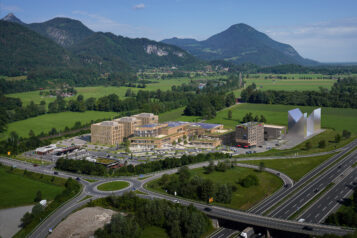 Das Kaiserreich-Kiefersfelden bietet einen abwechslungsreichen Branchenmix und wird 2024 eröffnet.