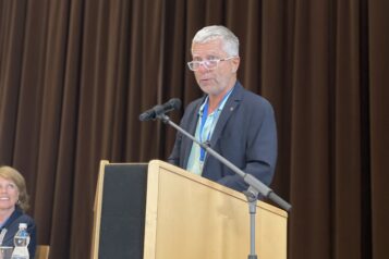 Geschäftsführer Dieter Wittlinger betont vor allem den internationalen Charakter des Kongresses.