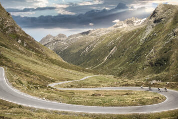 Die imposante Strecke zählt zu den schönsten Routen der Alpen.