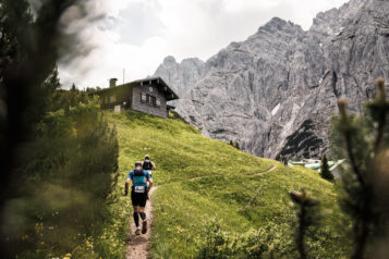 Höhenmeter für Höhenmeter laufen die Sportbegeisterten aus nah und fern auf den Trails des Naturschutzgebiets Kaisergebirge.