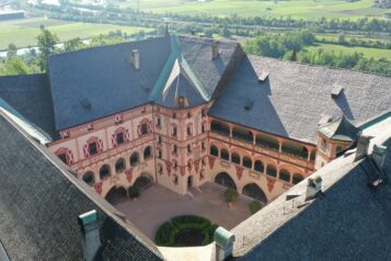 Kleinod hoch über dem Inn: Schloss Tratzberg gilt als eines der schönsten spätgotischen Schlösser Europas.